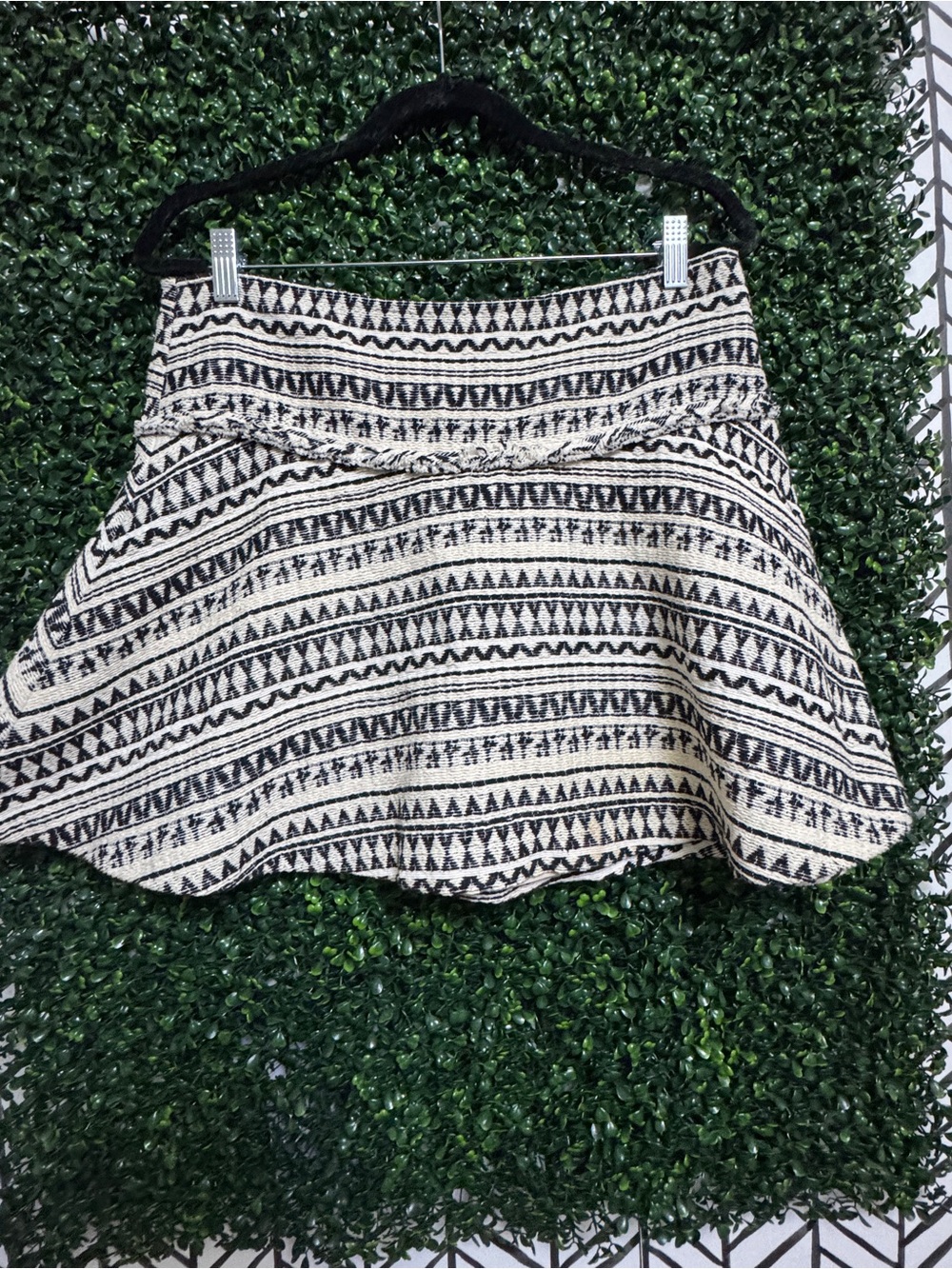 Banana Republic Black & Cream Patterned Circle Skirt